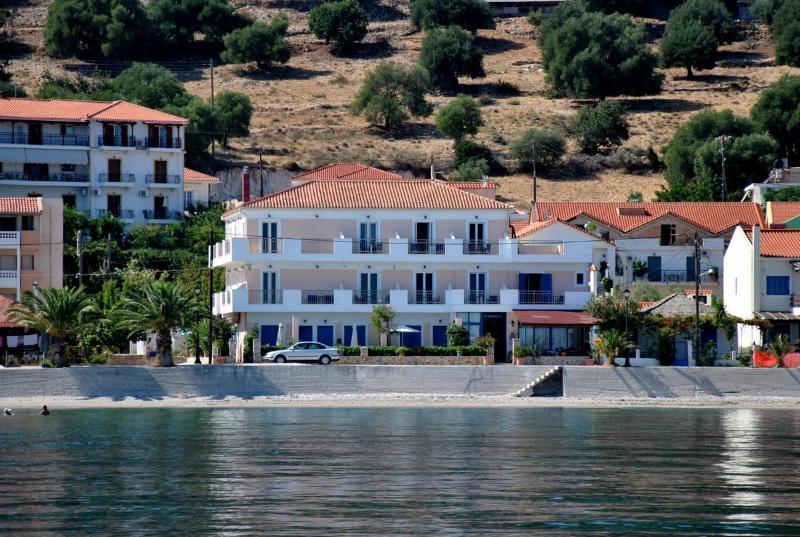 Kalypso Hotel Порос Екстер'єр фото